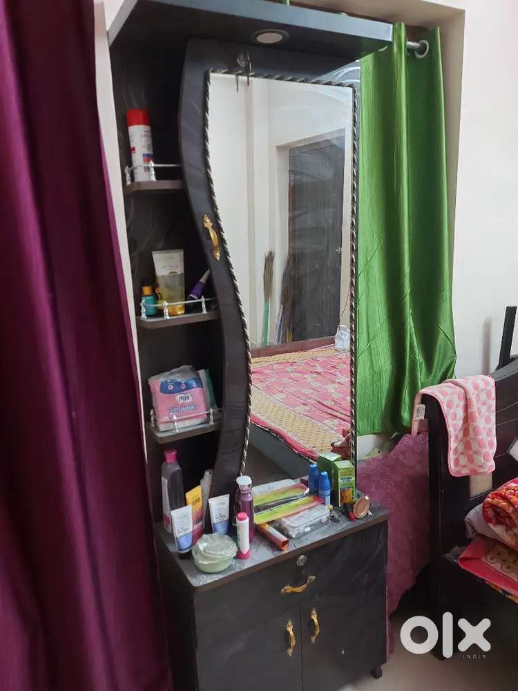 2500 rs only Beautyfull Dressing table