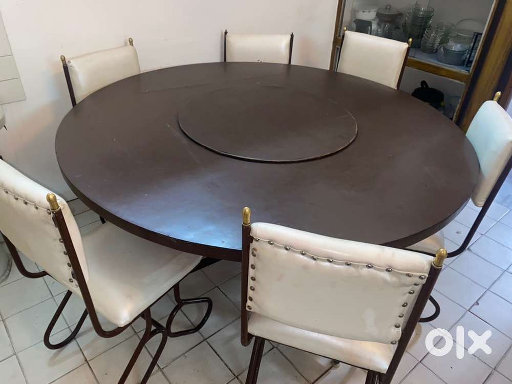 Dining table for 15000Rs Sec 44-B Chandigarh