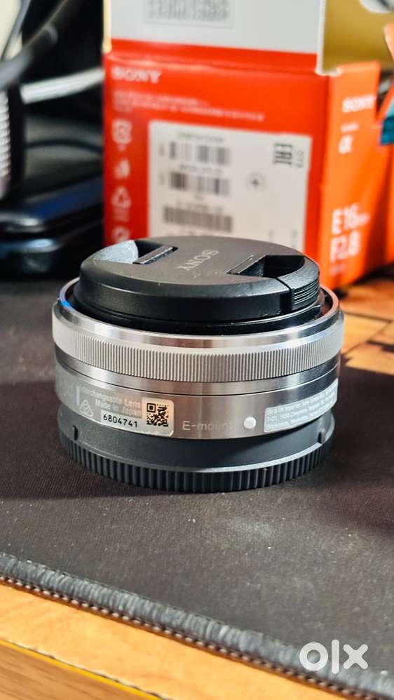 Sony Lens Wide Angle - 16mm F 1.8 - E Mount - Warranty - Only 2 Months