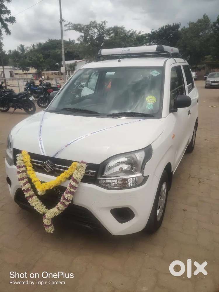 Urgent driver wanted for red taxi