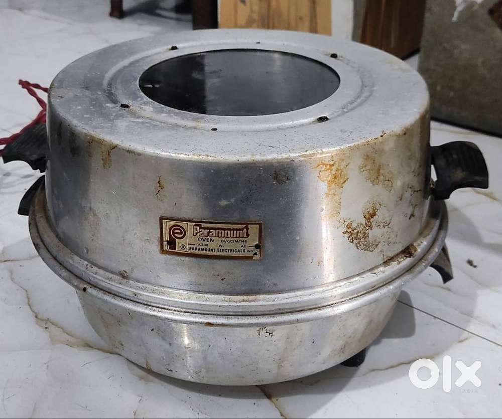 Two 0vens for cake and pizza/grill.