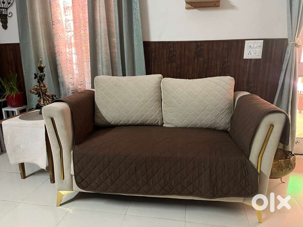 Sofa set with centre table