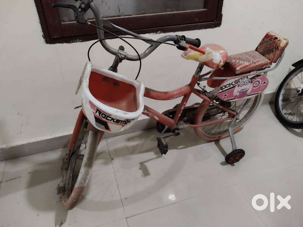 WE SRE SELLING OUT KIDS' TWO PIECES OF BICYCLES