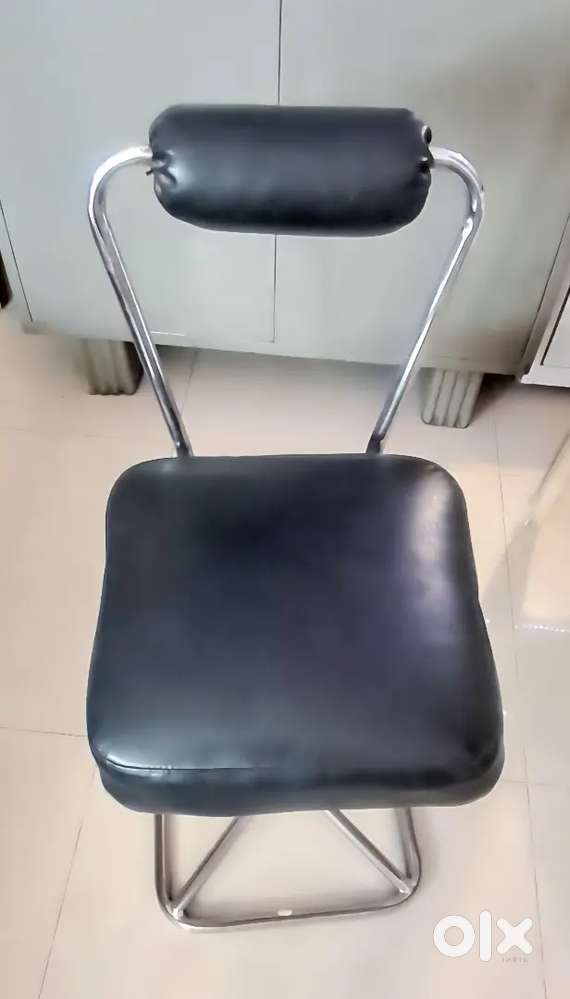 Black cussion steel office chair. Set of 4. 1chair-500, 4chairs-2000