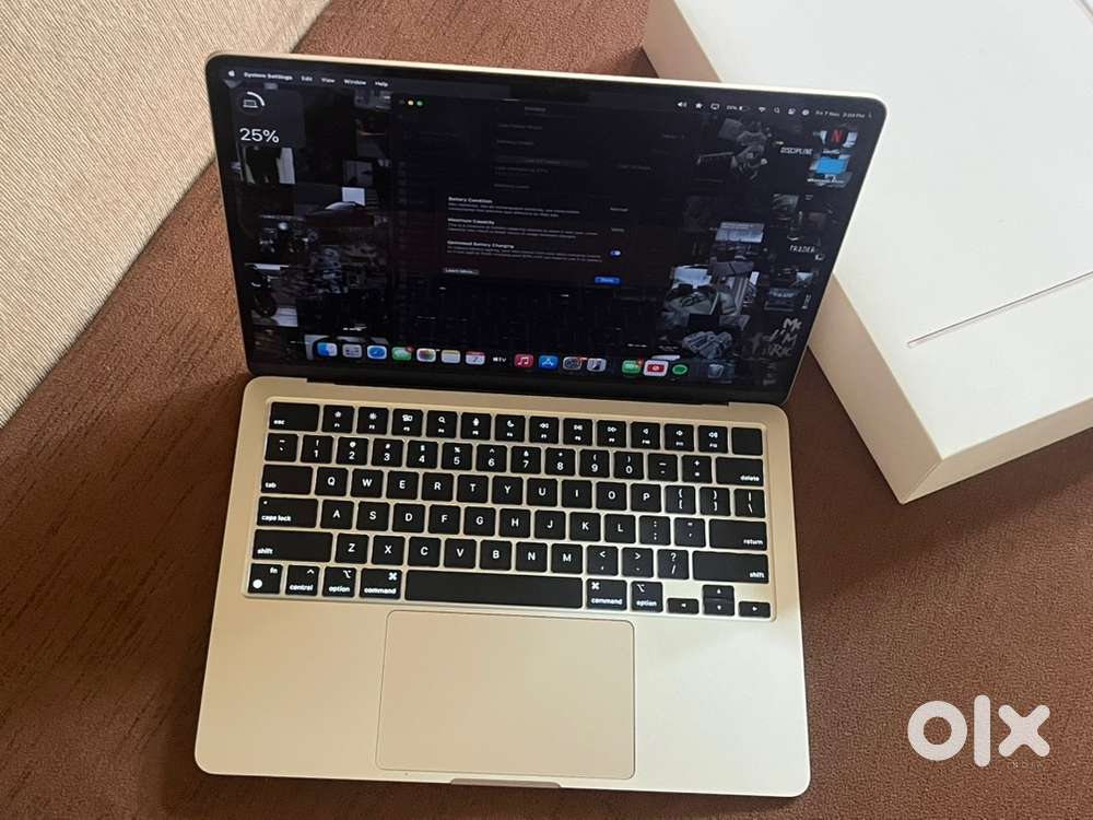 Macbook m3 chip 16/256gb