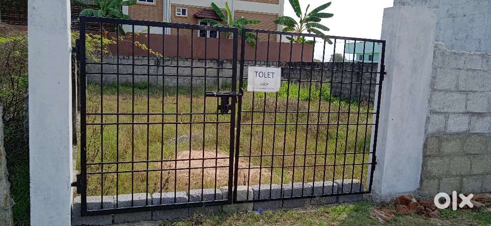 Shop with open plot for rent near Taj Hotel