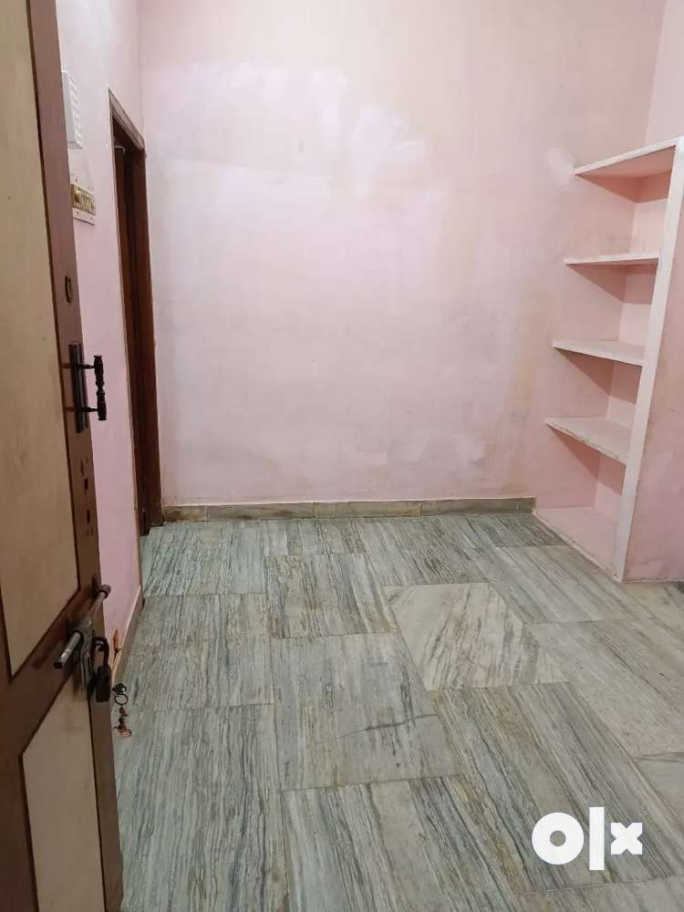 REDHILLS,1 BHK NEAR (REDHILLS BUS TERMINUS, REVATHI STORES)