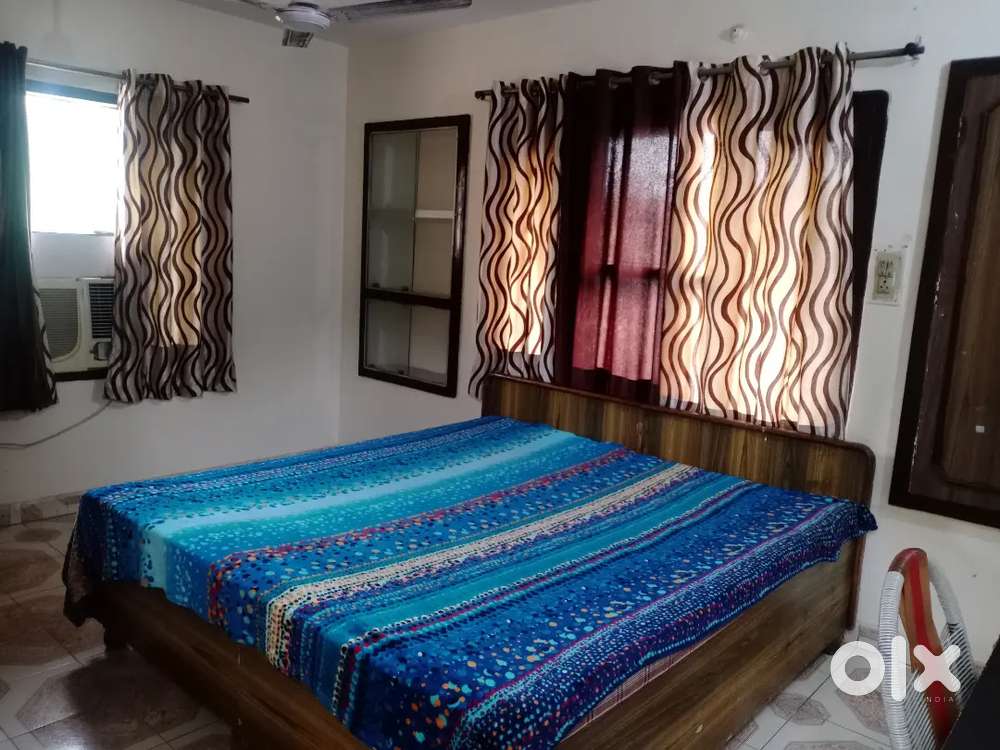 One room for rent for boys