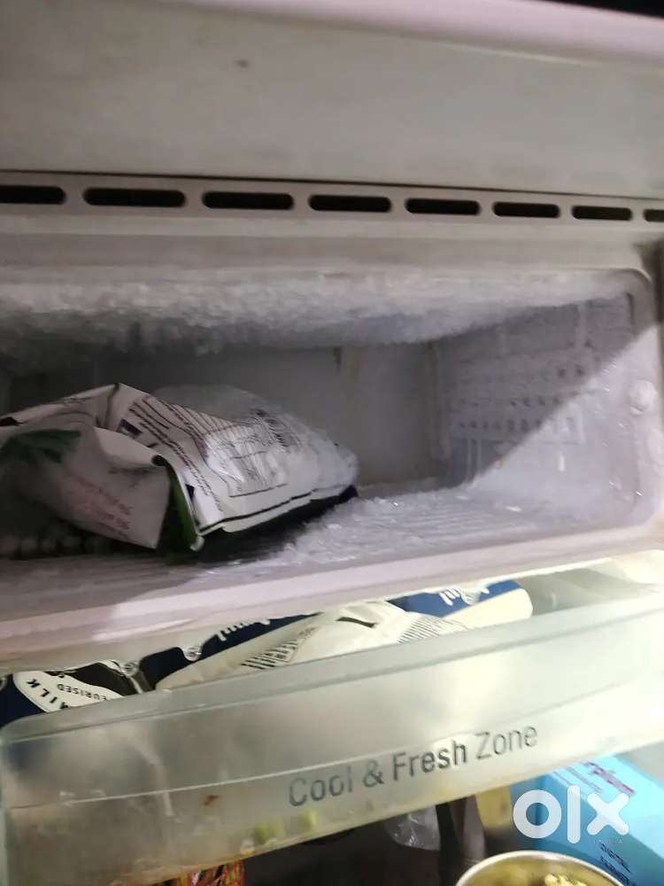 L G Refrigerator for sale  capacity = 195Litre