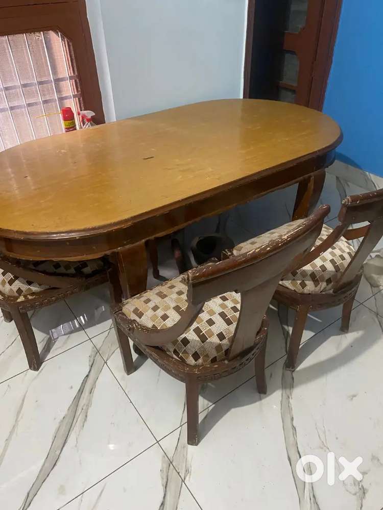 Dining table 6 seater