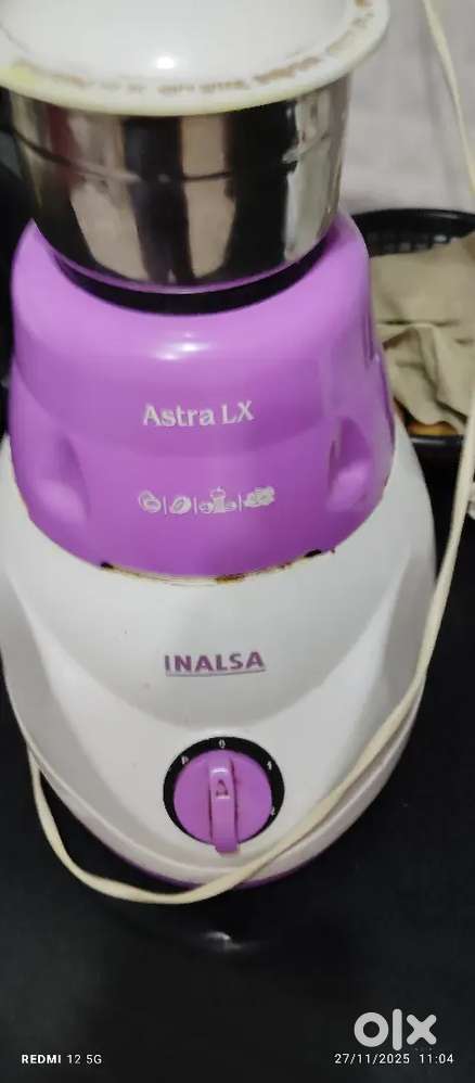 Mixture grinder with 3 jars