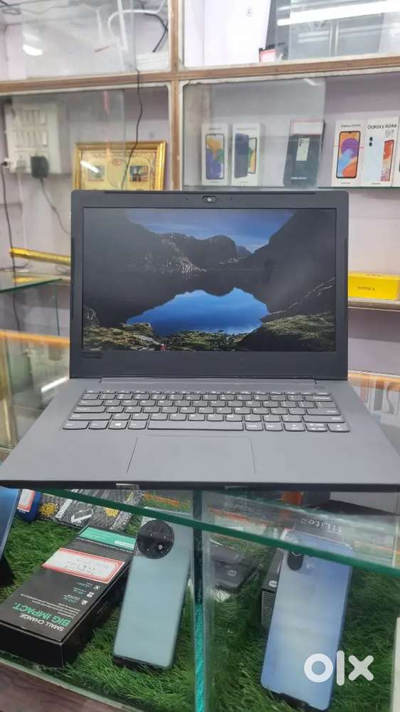 Laptop hp i3 8/256 7 generation