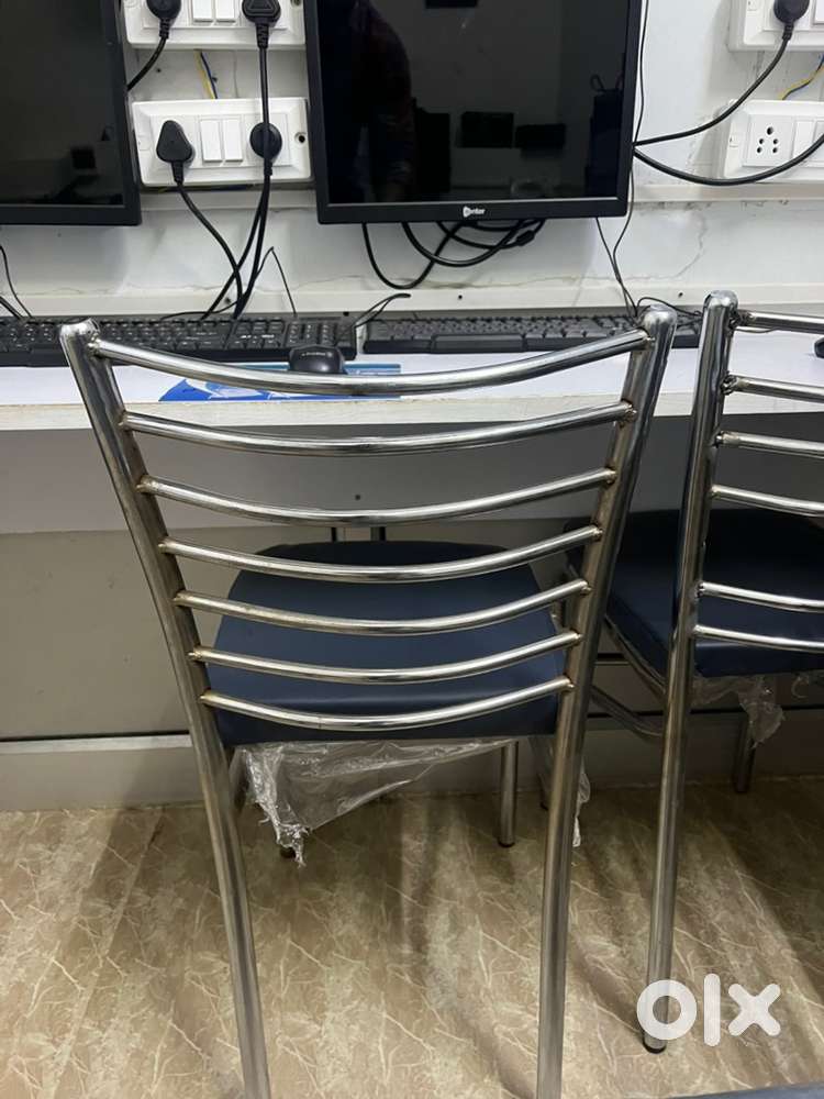 Steal chairs