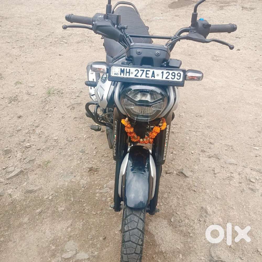 Bajaj freedom bike hai jo cng our petrol par chalti hai