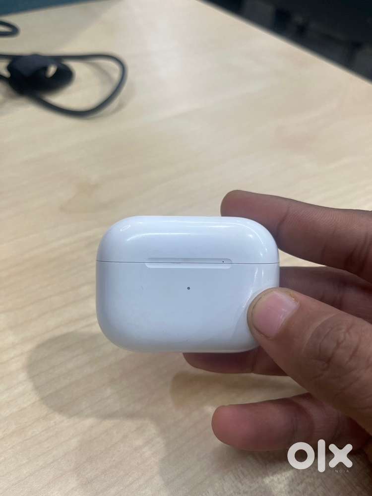 Apple Airpods Pro 2 (2nd gen) with MagSafe Case (Usb-c)
