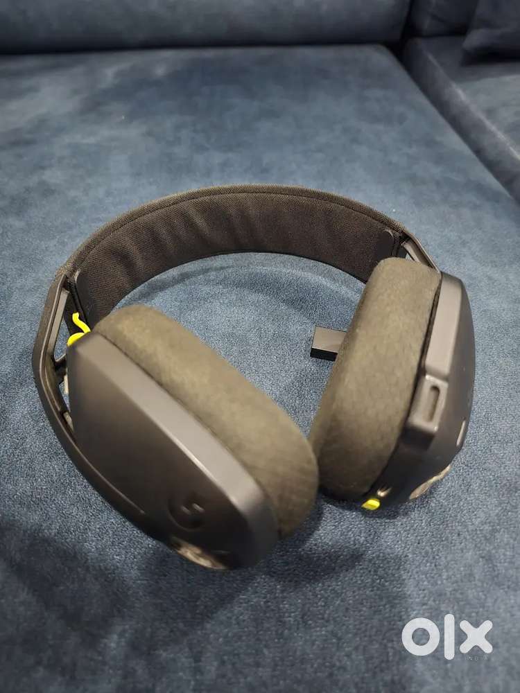 Logitech G435 Wireless Headset with Dongle Hardly used for 1 week