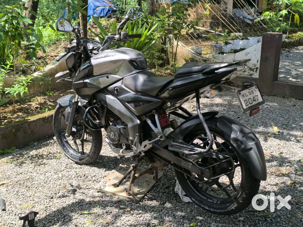 Pulsar 160 2018 for sale, neatly used bike, price slightly negotiable.