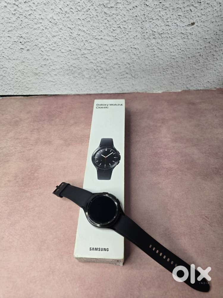Samsung Watch4 Classic Black [ GPS ] Excellent Condition With Full Kit