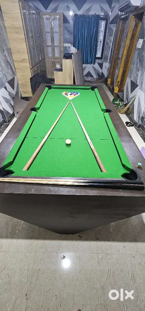 Snooker and pool table servicing