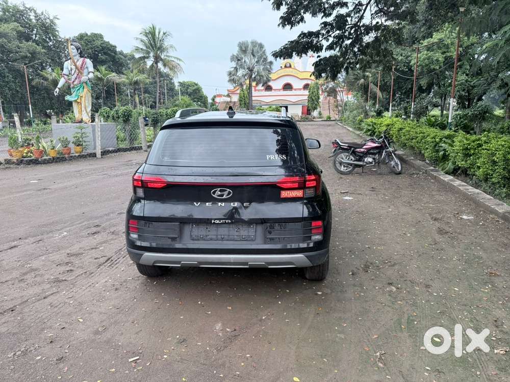 Hyundai Venue 2023 Petrol Well Maintained