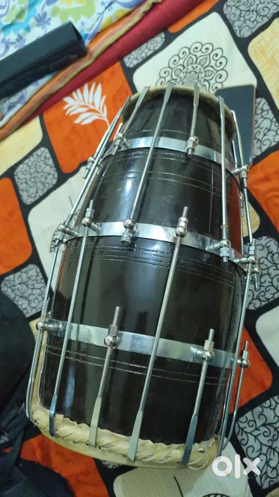 ढोलक बिकाऊ है मात्र 5000 में