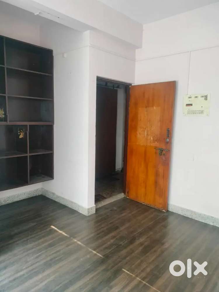 200 sq ft office space for rent in Alwarpet