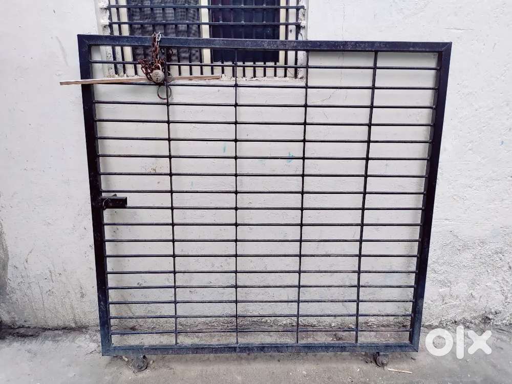 Lokhandi gate sliding gate