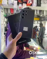 Samsung' s24 ultra only 9 month old with bill box warranty