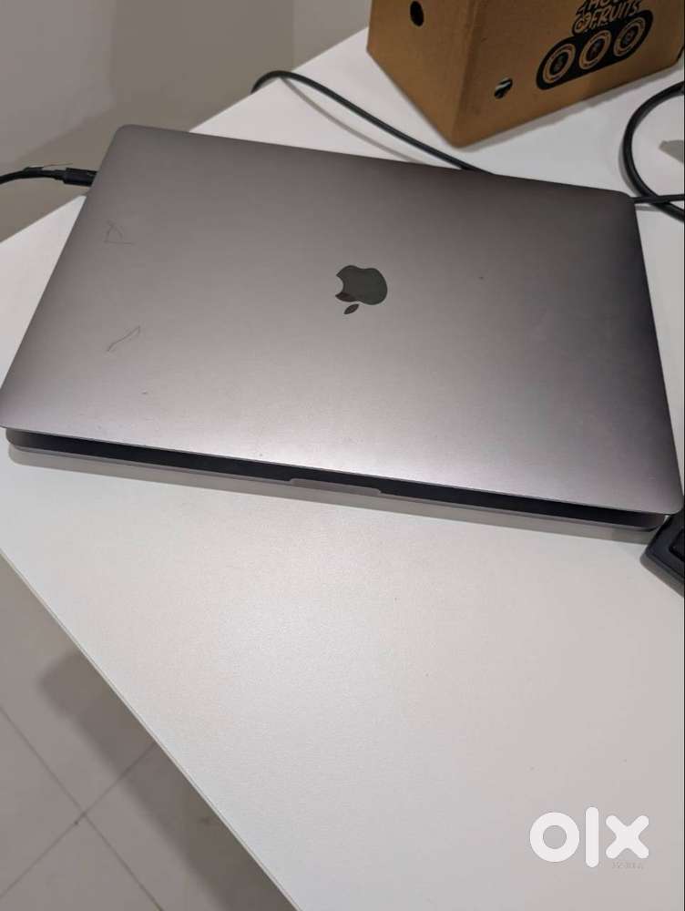 Macbook Pro 16 inch 2019 i7 16GBSSD 512GB Storage
