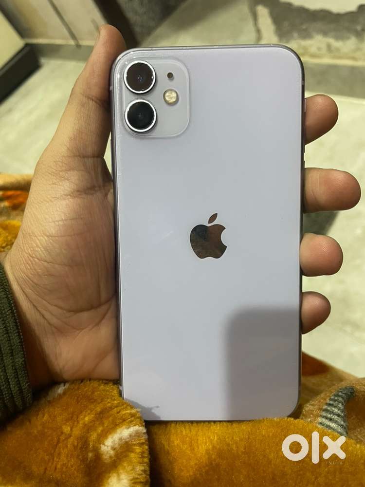 Iphone 11 , Macbook Air