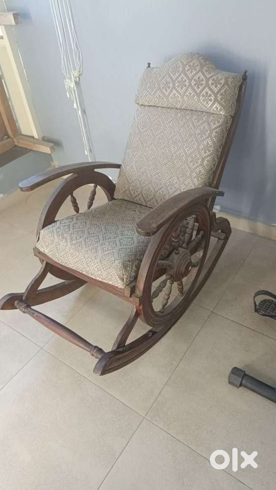 Swinging chair