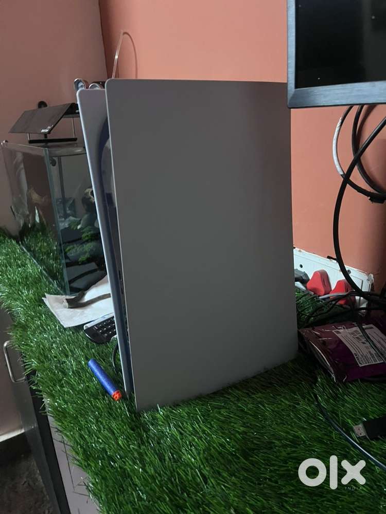 PS5 1TB one year old