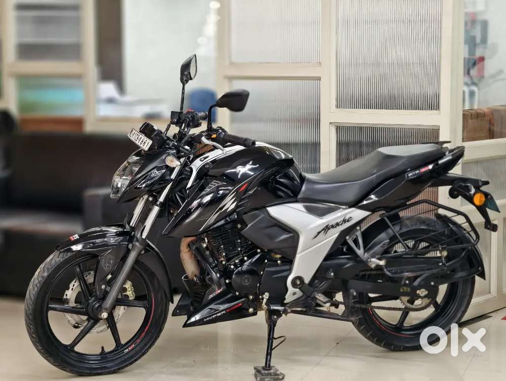 TVS APACHE RTR 160 4V