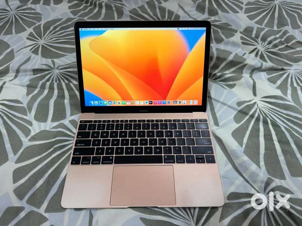 MacBook Core i5 processor 512gbssd 8gbram Intel HD graphics less used