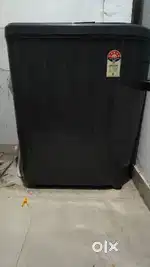 Whirlpool 6kg Semi-Automatic Washing Machine – Excellent Condition  5