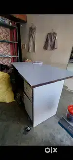 Shop counter