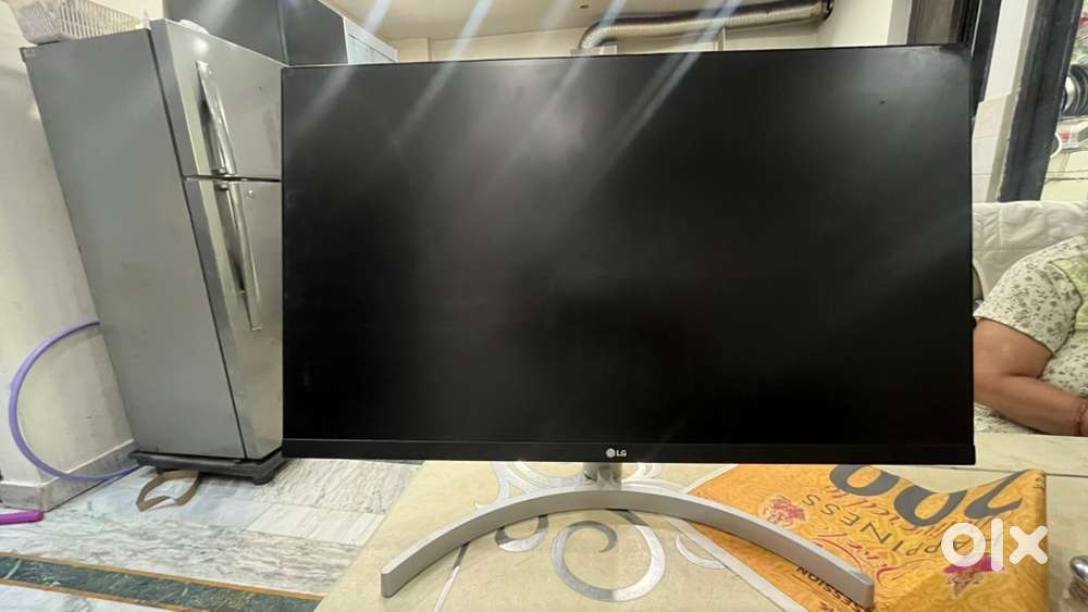 27 inch FHD LG led monitor