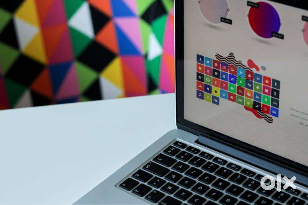 FREELANCE GRAPHIC DESIGER