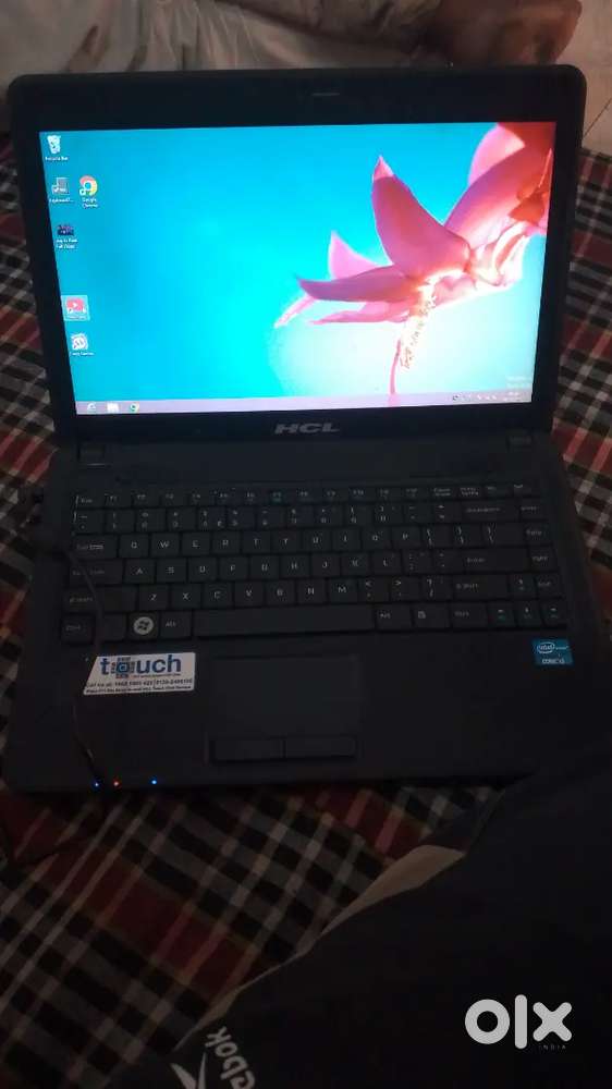 HCL laptop 8gb ram and + bhi hogi
