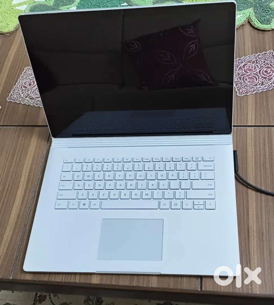 Microsoft Surface Book 2 i7 8th Gen 16gb 512gb 15 Inches