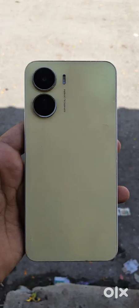 Vivo y16 colour Golden ram 3Gb phone storage 32Gb Android 12