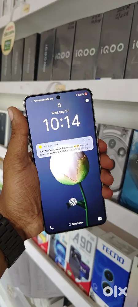 IQOO 13 16/512GB JANUARY WARRENTY REMANING FULL BOX AVAILABLE