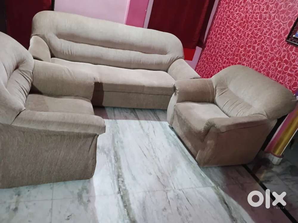 Sofa with 2 chairs