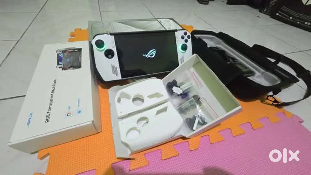 ASUS ROG Ally AMD Ryzen Z1 Octa Core Extreme Handheld Gaming PC (2025)