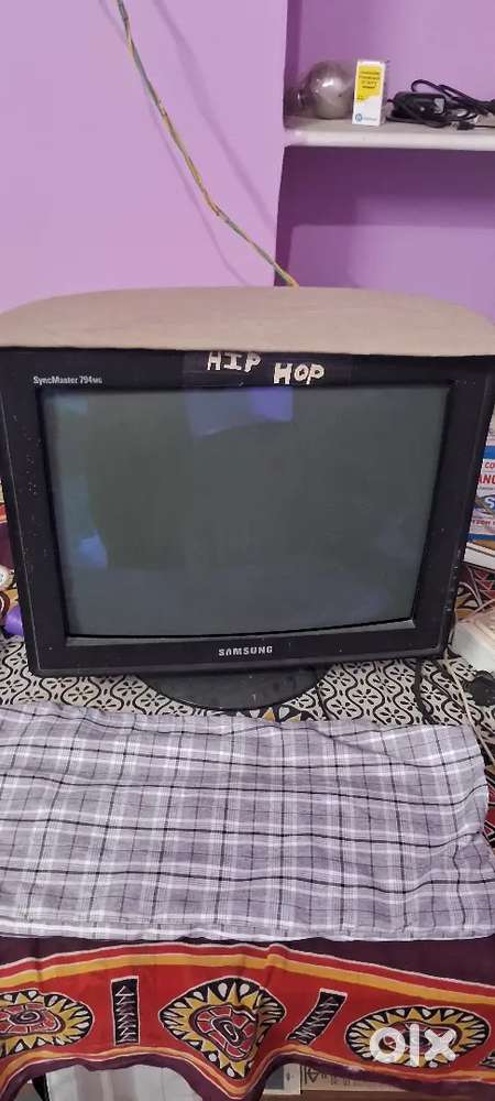 I want to sell my sumsung 18 inches CRD monitor.