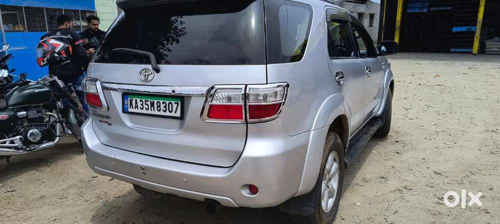 Toyota Fortuner 2010
