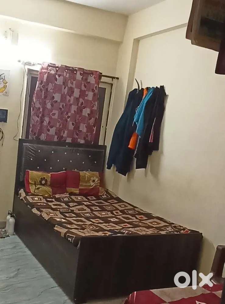 Couple bed For Only for sell