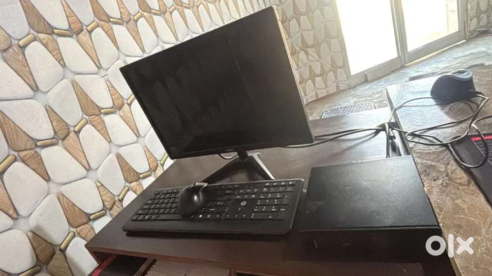 Dell PC for sale21'' LED With key board mouse
RAM 16 GB SSD 512GB