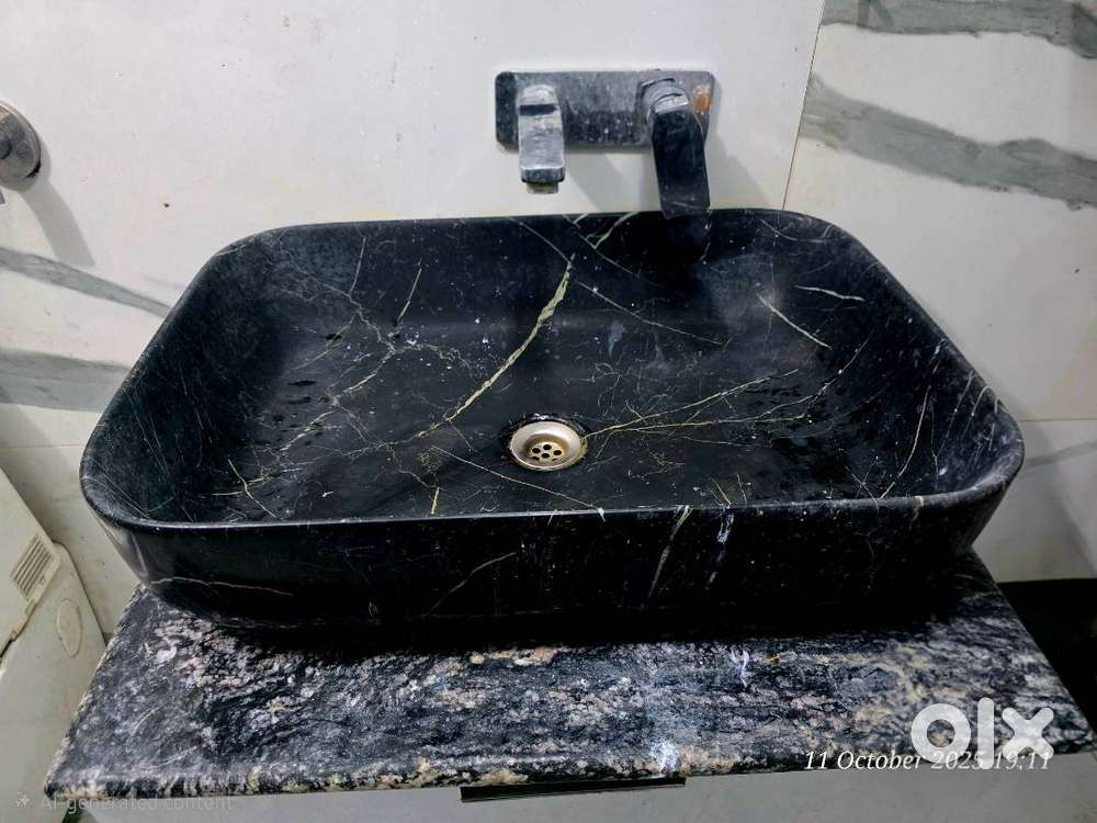 Wash Basin of Ceramic in Black colour