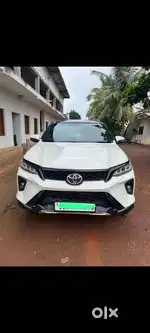 Toyota Fortuner Legender 4X2 AT 2.8, 2017, Diesel